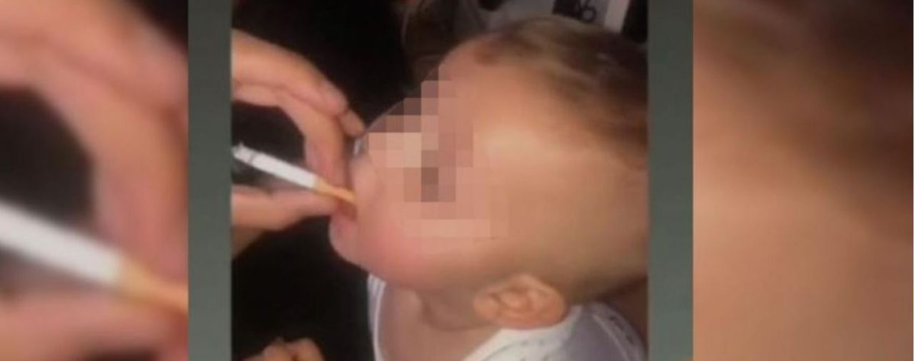 Salió otro video polémico de los padres que daban de fumar a su bebé en España