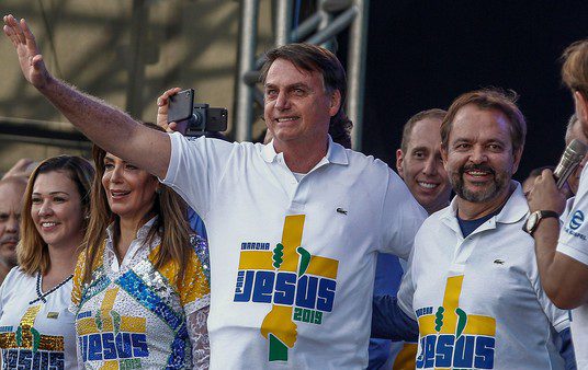 Brasil: Jair Bolsonaro reafirmó su alianza con los evangélicos y dijo que podría competir por la reelección