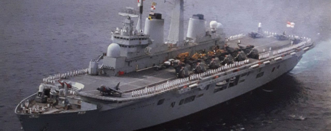 Doce bombas y el último Exocet: el ataque al Invencible, el buque insignia de la flota británica en Malvinas
