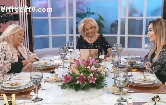 El insólito cruce de Elisa Carrió y Fátima Florez imitando a Cristina Kirchner en el programa de Mirtha Legrand