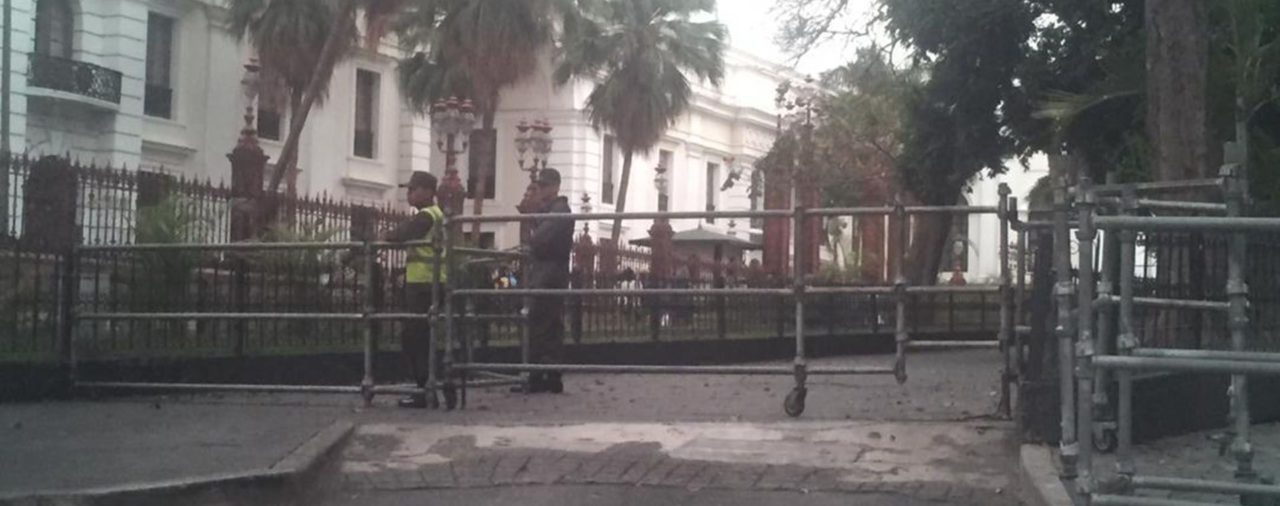 El régimen de Nicolás Maduro volvió a bloquear el acceso al Parlamento para evitar que sesione