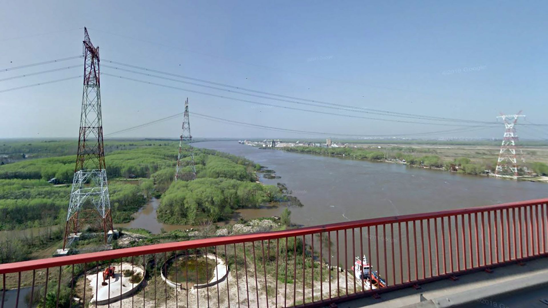 Las torres de alta tensión desde el puente Zárate Brazo Largo (Google Maps)