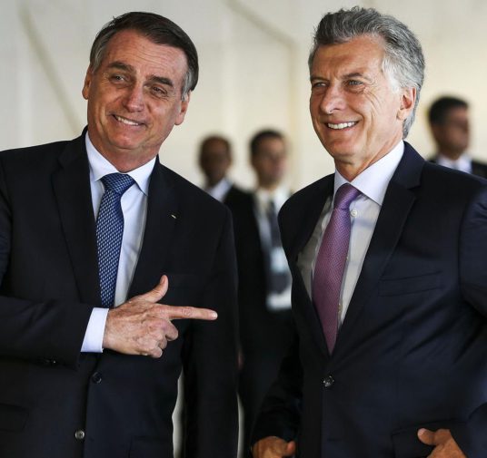 Mauricio Macri busca apuntalar su campaña contra el kirchnerismo con las visitas de los presidentes de Brasil y Colombia