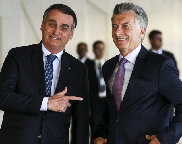 Mauricio Macri busca apuntalar su campaña contra el kirchnerismo con las visitas de los presidentes de Brasil y Colombia
