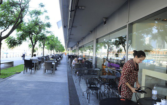 Puerto Madero: se perdieron 6 mil lugares para estacionar y los restaurantes negocian más espacio