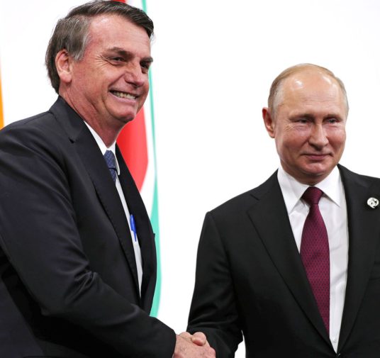 Bolsonaro espera que Putin ayude a "resolver la cuestión de Venezuela"