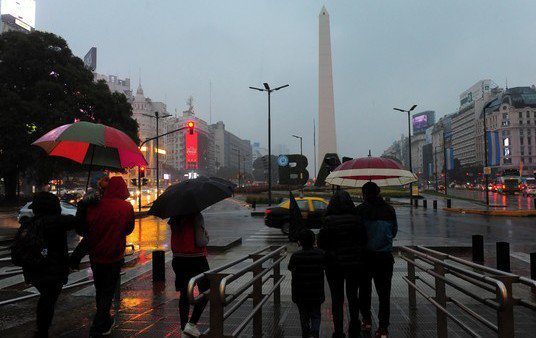 Diluvia en Capital y Gran Buenos Aires: las lluvias continuarán hasta mañana