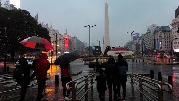 Diluvia en Capital y Gran Buenos Aires: las lluvias continuarán hasta mañana