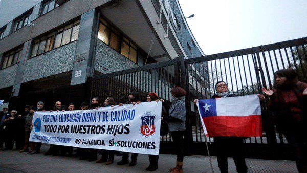 El colegio público más emblemático de Chile, en riesgo por la violencia