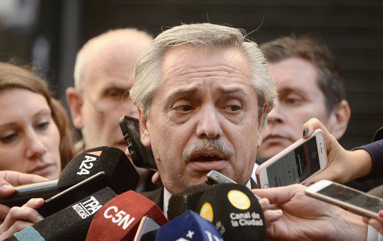 El fuerte cruce entre Alberto Fernández y el periodista Mario Pereyra por la corrupción K: "Usted no me quiere, pero disimúlelo"