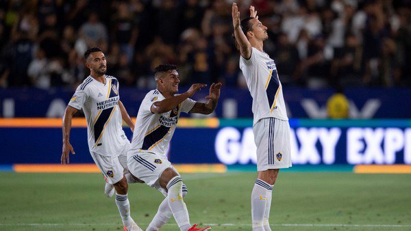 El rey de Los Ángeles: Ibrahimovic metió un hat-trick y su equipo se quedó con el clásico