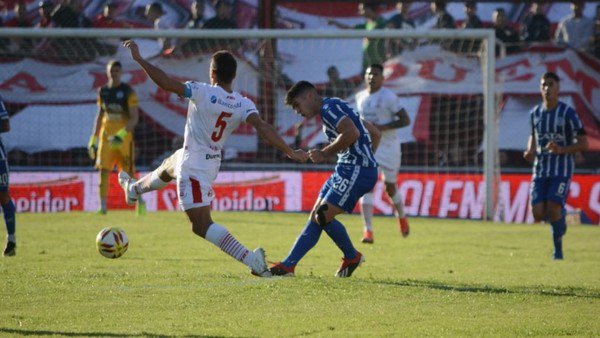 Godoy Cruz se aprovechó de la escasa puntería de Huracán en los penales y pasó a octavos de final