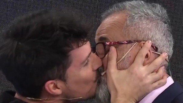 Guido Záffora sorprendió a Jorge Rial y lo besó en la boca al aire