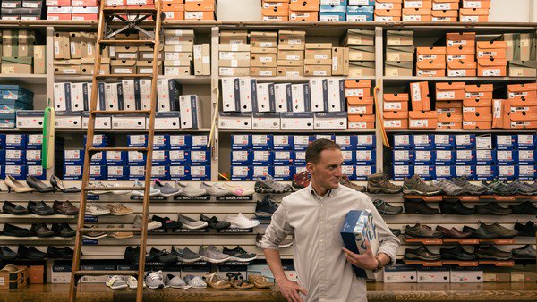 Las tiendas de calzados pequeñas están en peligro