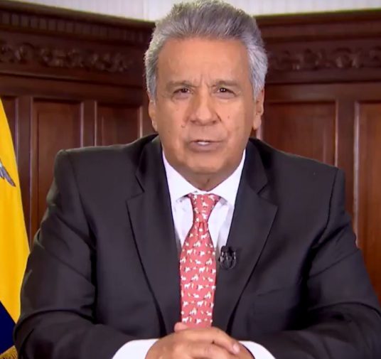 Lenín Moreno firmó un decreto para exigir visa a los venezolanos que deseen ingresar a Ecuador