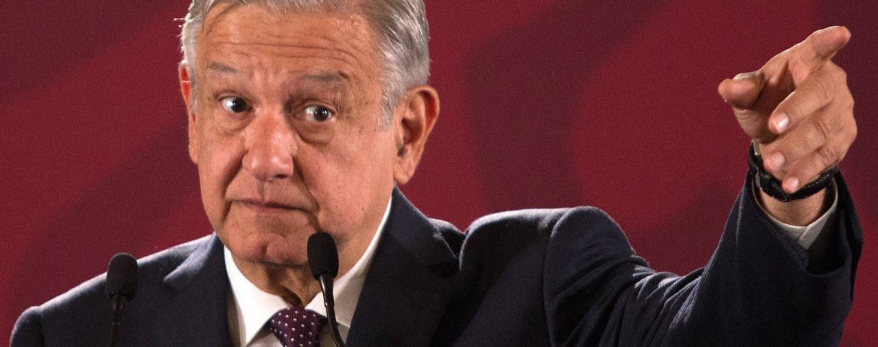 López Obrador criticó a los "periodistas independientes" y pidió que tomen partido por la "transformación"
