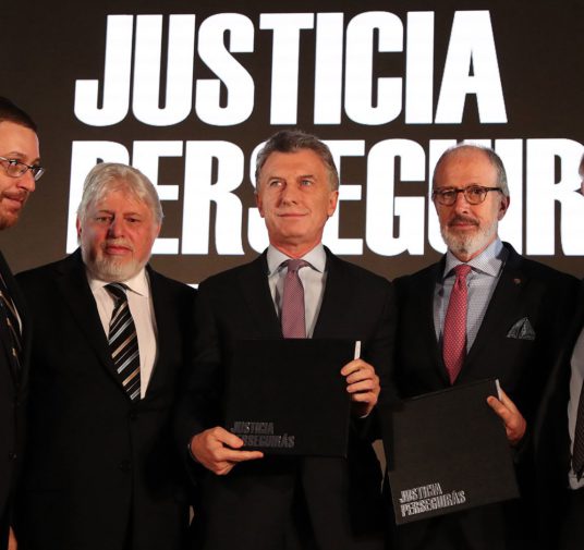 Macri, a 25 años del atentado contra la AMIA: "Vamos a seguir exigiendo que los imputados por nuestra Justicia sean juzgados en suelo argentino"