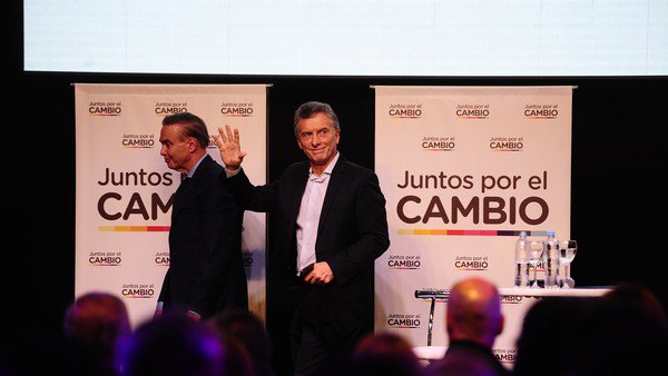Por qué el dólar planchado es la estrategia que le da respiro a Mauricio Macri