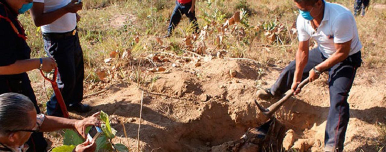 Suman 12 cuerpos encontrados en fosa clandestina en Tonalá