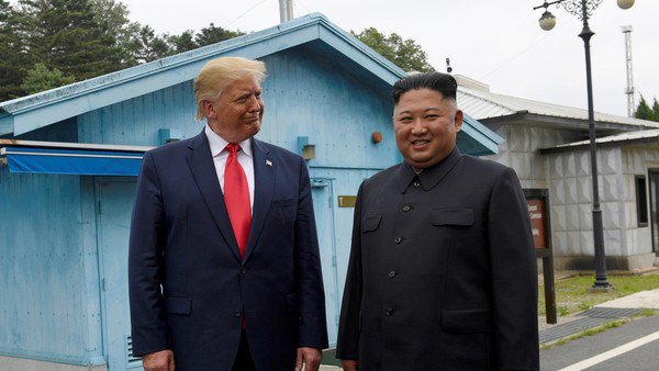 Trump le restó importancia a la prueba de misiles de Corea del Norte y recalcó su buena relación con Kim