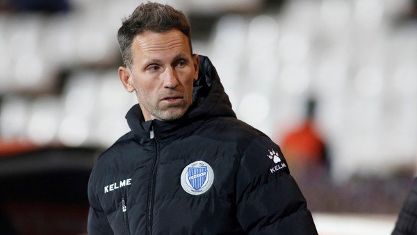 Lucas Bernardi es el primer entrenador despedido de la Superliga e hizo crecer su triste marca