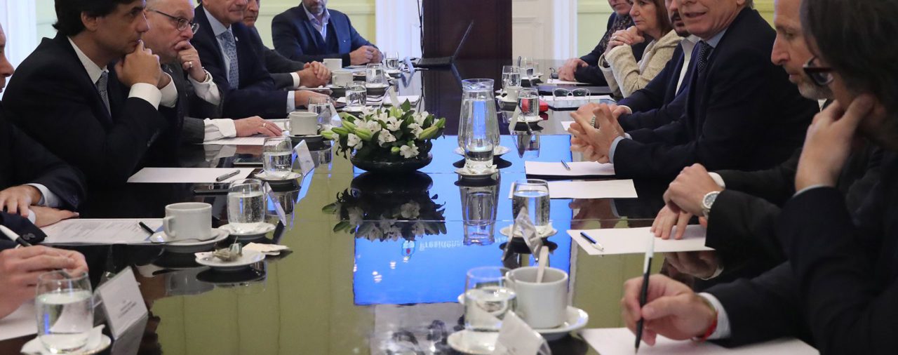 Macri y Lacunza explicaron ante el Gabinete la estrategia económica rumbo a las elecciones de octubre