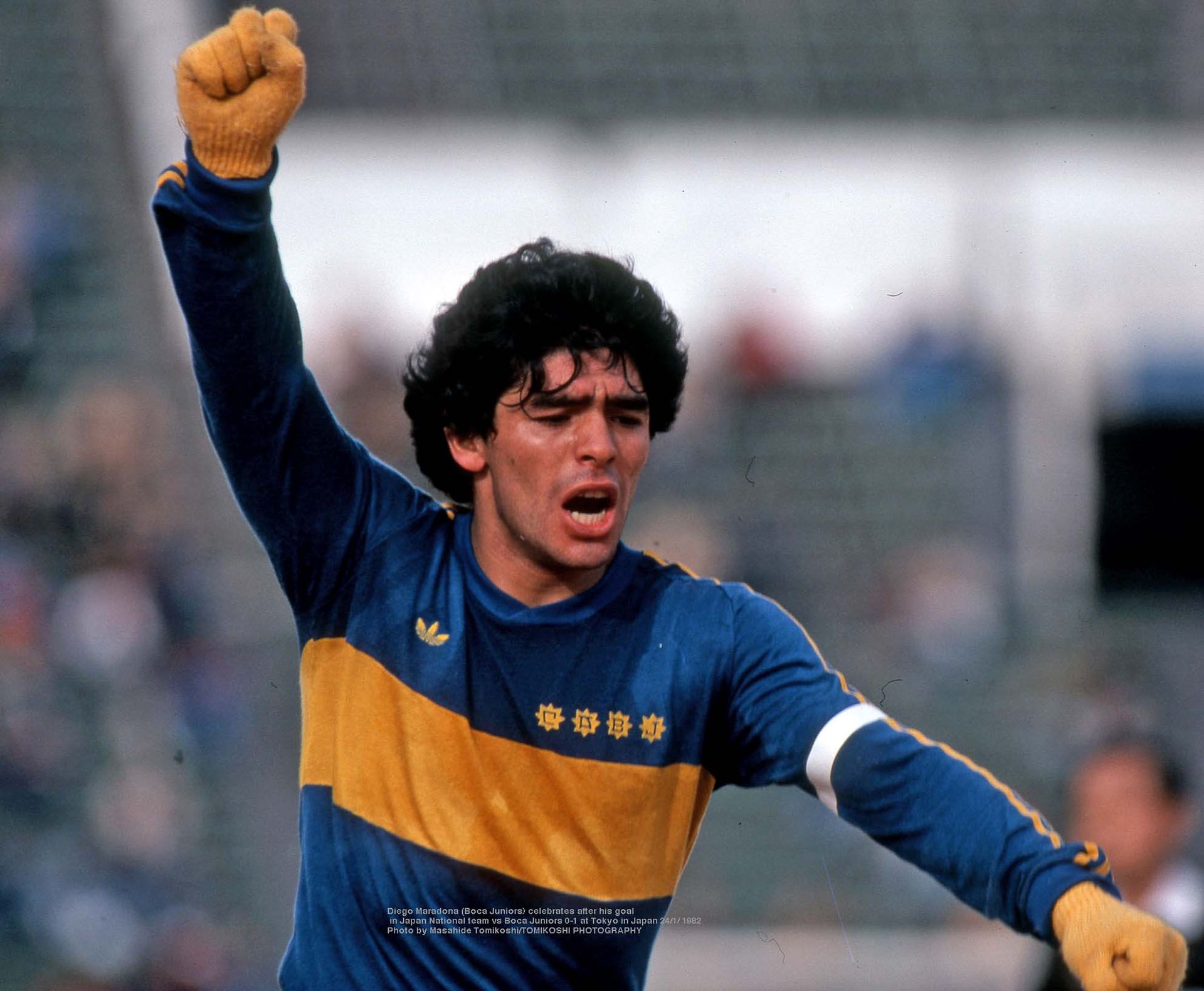 Diego Maradona en Boca, 1982 (Masahide Tomikoshi)