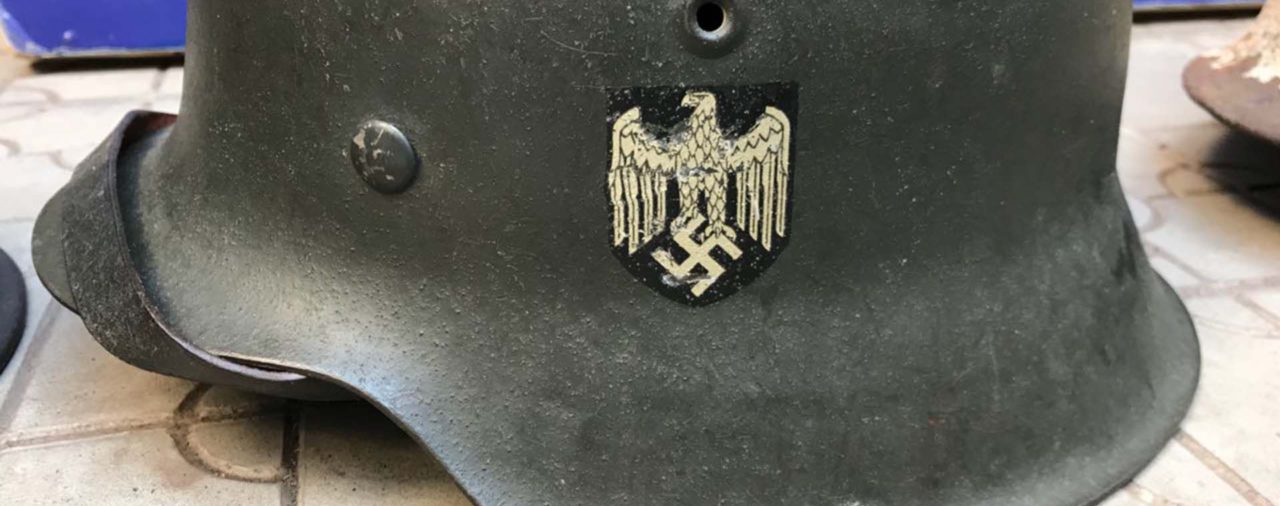 Una Cámara de Apelaciones sobreseyó a un hombre que vendía objetos nazis en internet