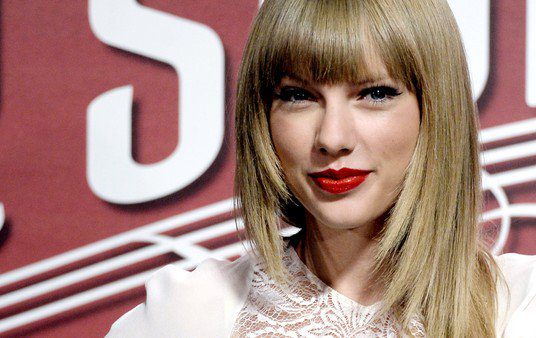 Volver a empezar por acoso: Taylor Swift regrabará sus primeros cinco discos