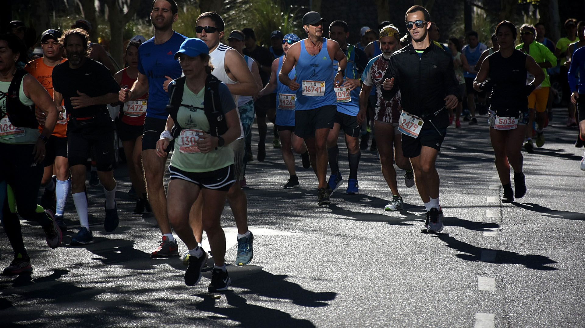 El juego de luces y sombras en la maratón de Buenos Aires