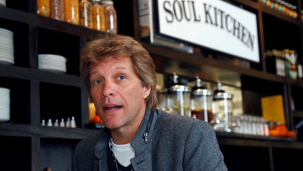 ¿Bon Jovi saldrá a competir con Donald Trump?