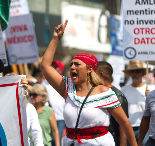 Ciudadanos se manifestaron contra el gobierno de López Obrador previo a los festejos de la Independencia