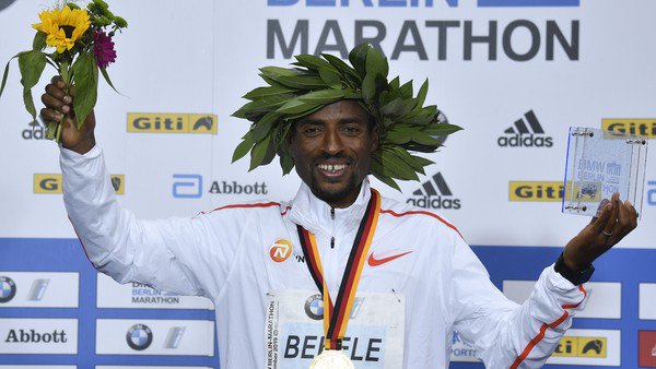 El etíope Kenenisa Bekele ganó el maratón de Berlín y quedó a dos segundos del récord mundial