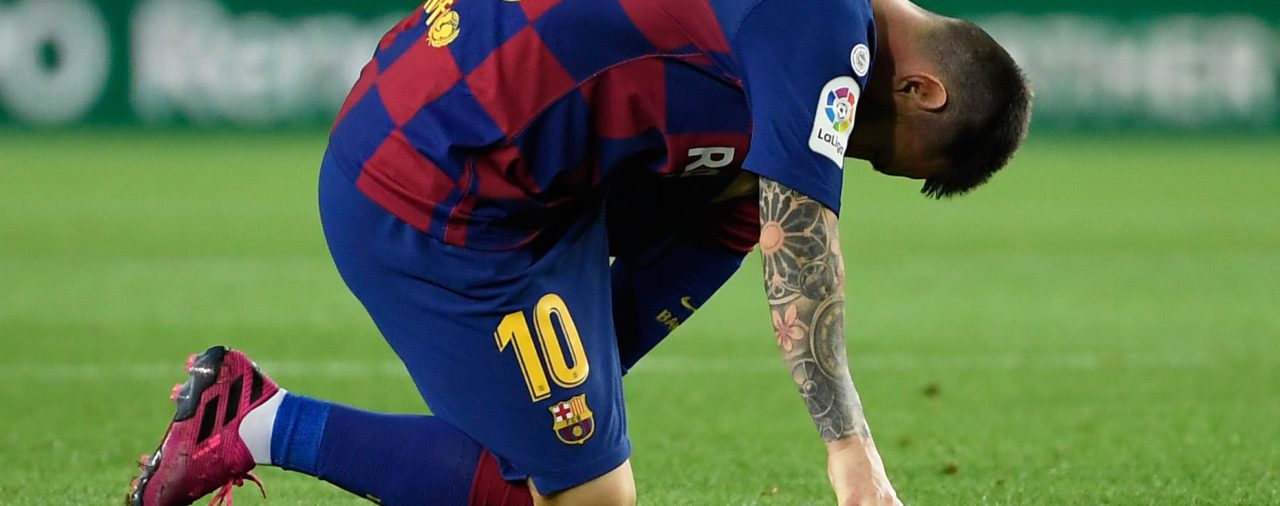 El momento de la lesión de Lionel Messi en su primer partido como titular con Barcelona en la temporada