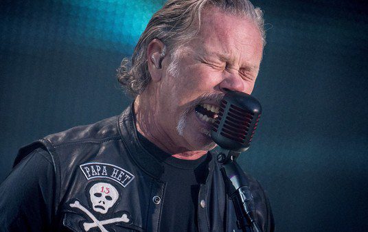 James Hetfield volvió internarse por sus adicciones y Metallica suspendió parte de su gira mundial