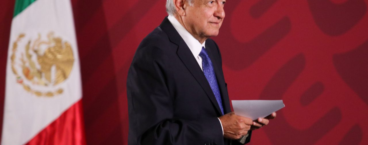 López Obrador pide respeto al INE: " Que no me confundan porque eso sí calienta"