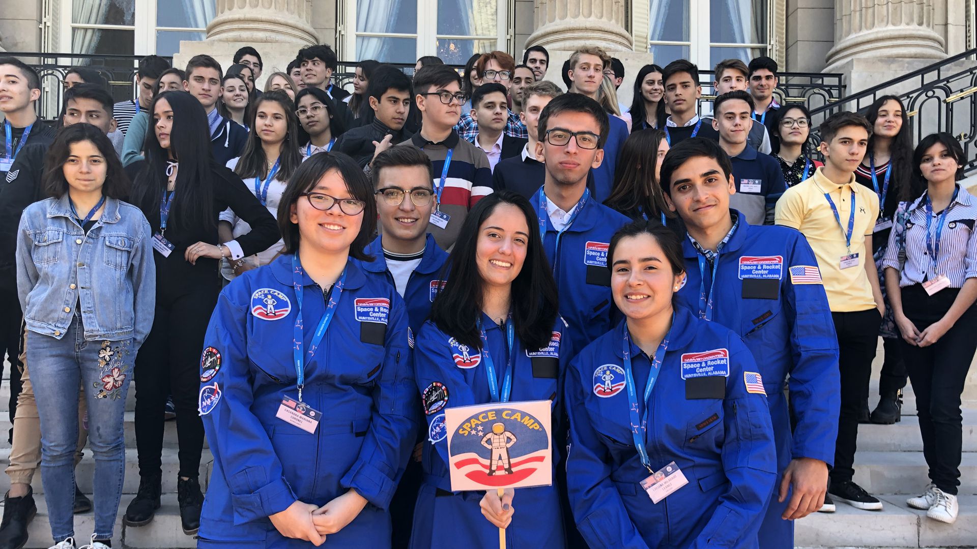 50 jóvenes estudiantes fueron seleccionados para viajar a EEUU y asistir a un campamento espacial en Alabama