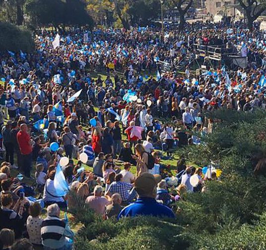Mauricio Macri relanzó su campaña con un acto en Barrancas de Belgrano: “Esto lo resolvemos nosotros o no lo resuelve nadie”