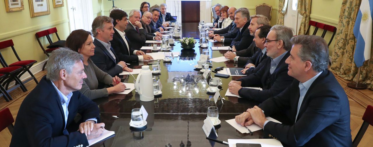 Mauricio Macri reunió a su gabinete para analizar las medidas cambiarias