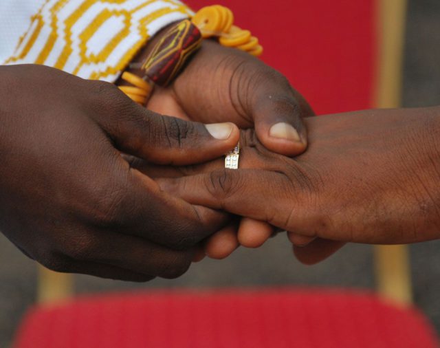 Pagar por la novia, una costumbre con consecuencias negativas que sobrevive en Ghana