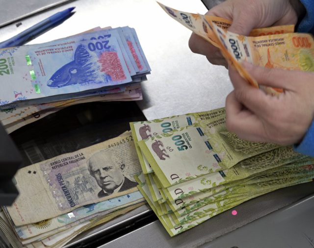 El Banco Central desarma las Leliq, forzado por las cancelaciones de los plazos fijos en pesos