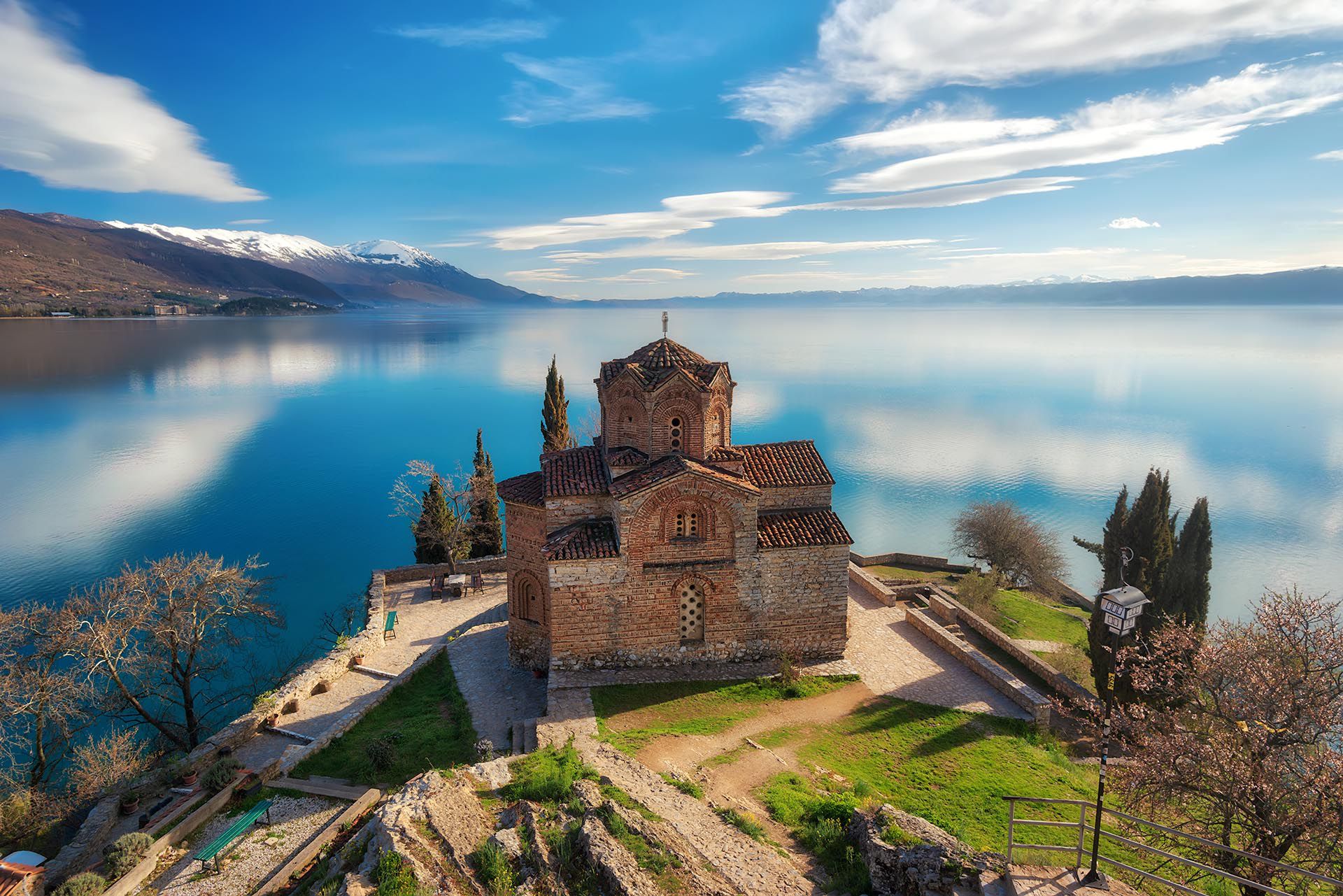En el 2020 los entusiastas de la cultura y la aventura tendrán nuevas excusas para visitar Macedonia del Norte gracias a la incorporación de nuevas rutas aéreas al lago Ohrid, protegido por la Unesco, y al recién inaugurado High Scardus Trail, una ruta de 495 km que recorre los picos más espectaculares de la región
