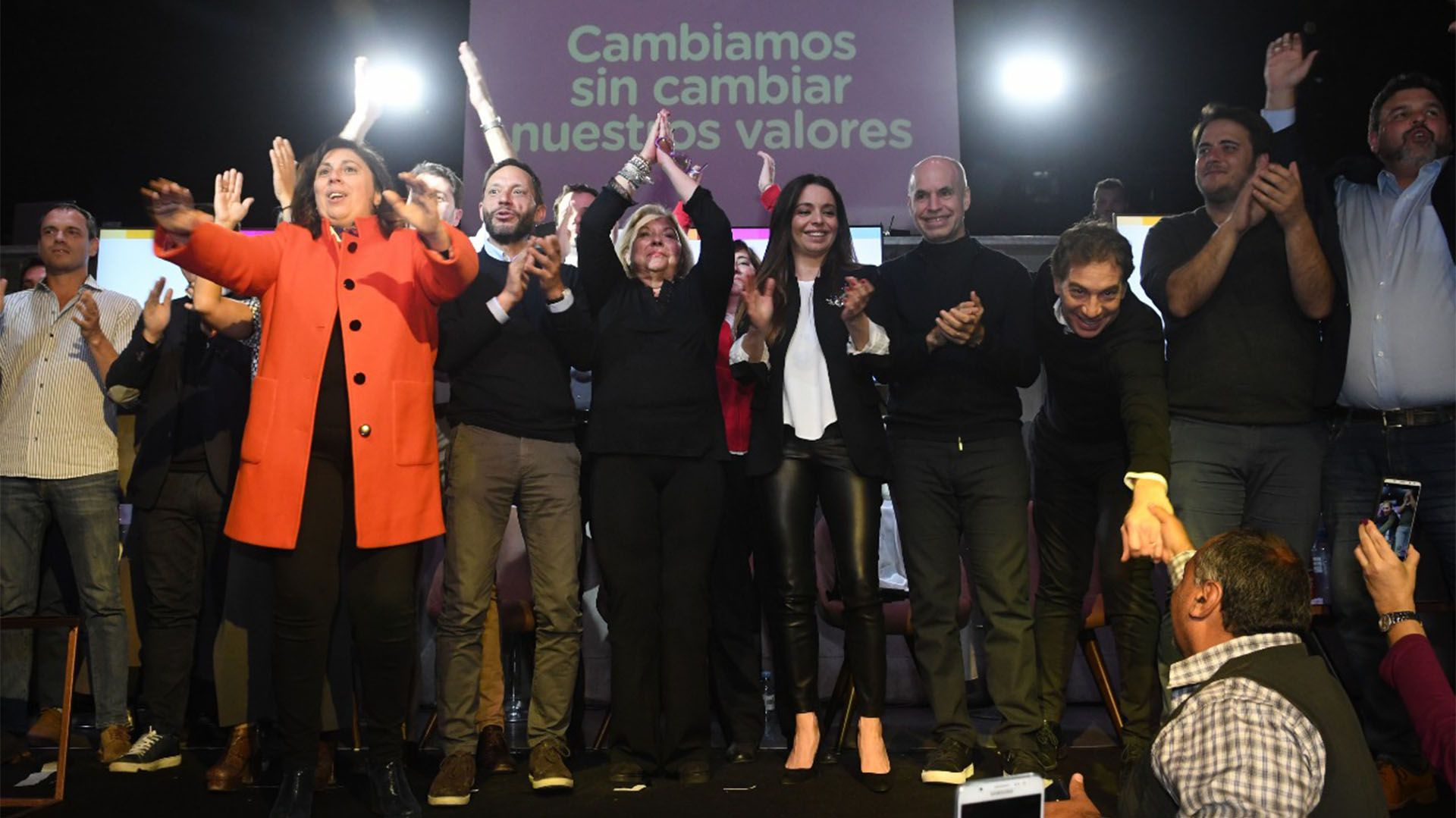 Elisa Carrió junto a Horacio Rodríguez Larreta, Paula Oliveto, Mariana Zuvic, Maximiliano Ferraro y Diego Santilli (Prensa Carrió)