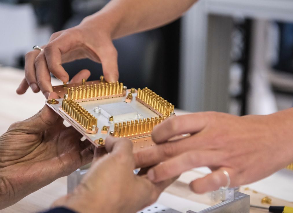 El procesador logró realizar en 200 segundos una tarea que a una computadora clásica, según la compañía, le hubiese llevado 10 mil años. 