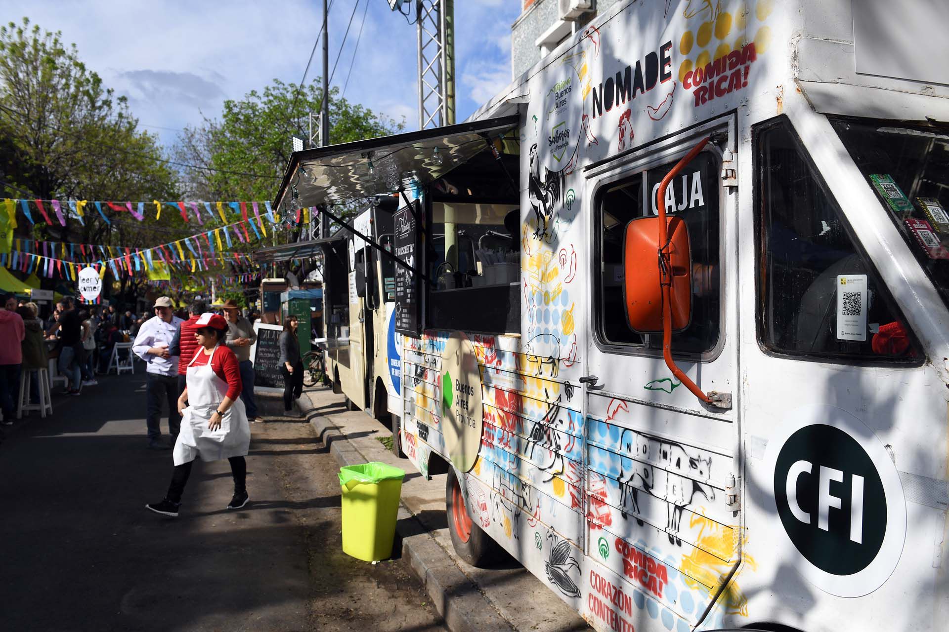 Los food trucks de la feria, lo más llamativo de Leer y Comer 