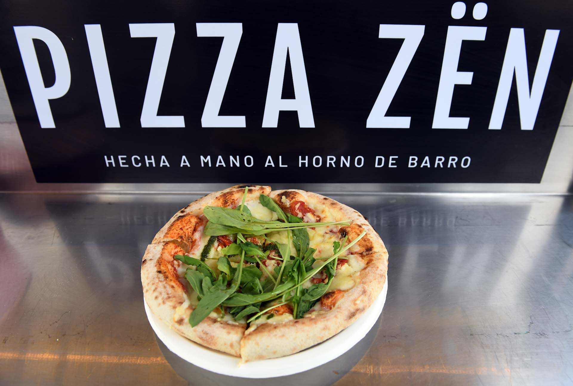 De harina orgánica, con rúcula y queso muzzarella, la opción de Pizza Zen, de Los Petersen en la feria Comer y Leer 