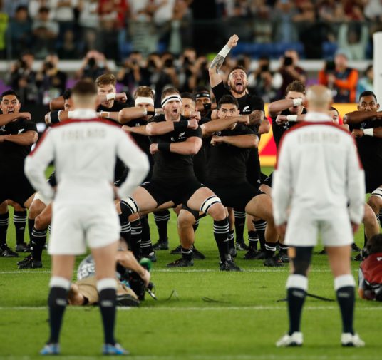 Mundial de rugby: la desafiante decisión de Inglaterra en el Haka de los All Blacks