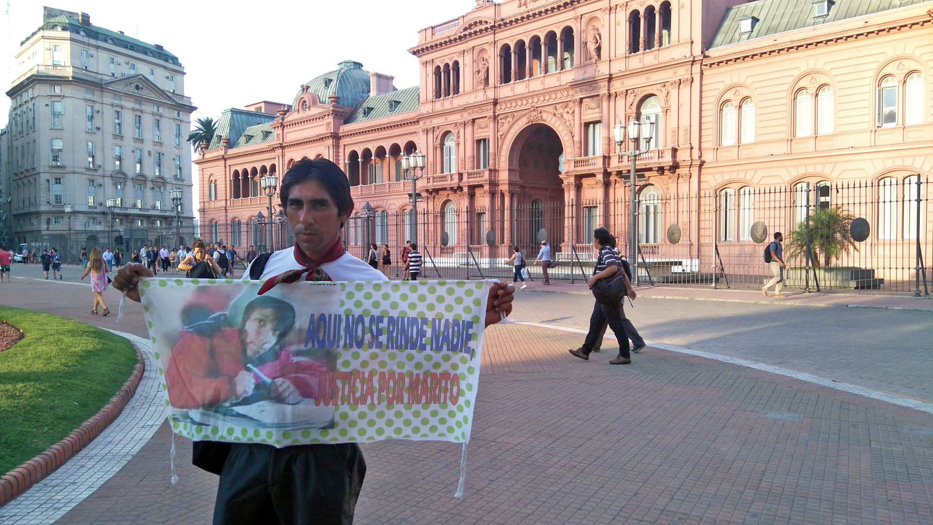 El padre de Marito Salto en la Plaza de Mayo pidió justicia por el asesinato de su hijo