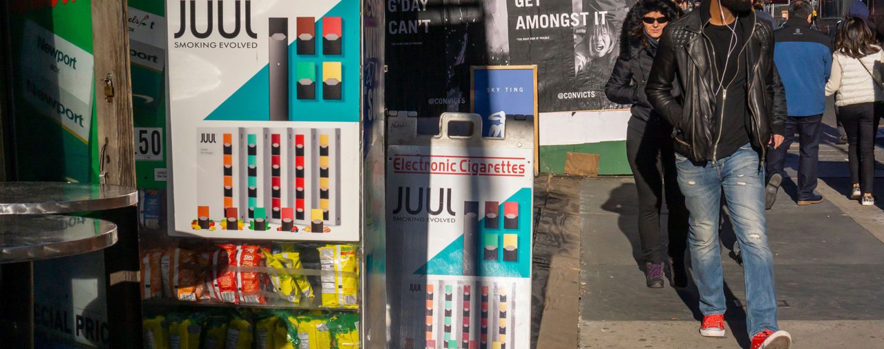 Un ex directivo acusó a Juul de vender un millón de cápsulas para cigarrillos electrónicos pese a que estaban contaminadas