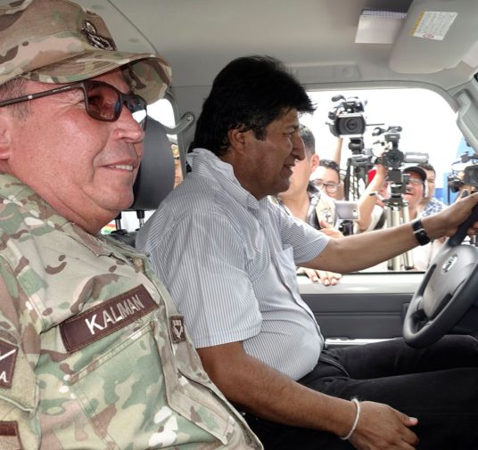 Bolivia: por qué la nueva Presidente reemplazó a Williams Kaliman, el general que le sugirió renunciar a Evo Morales